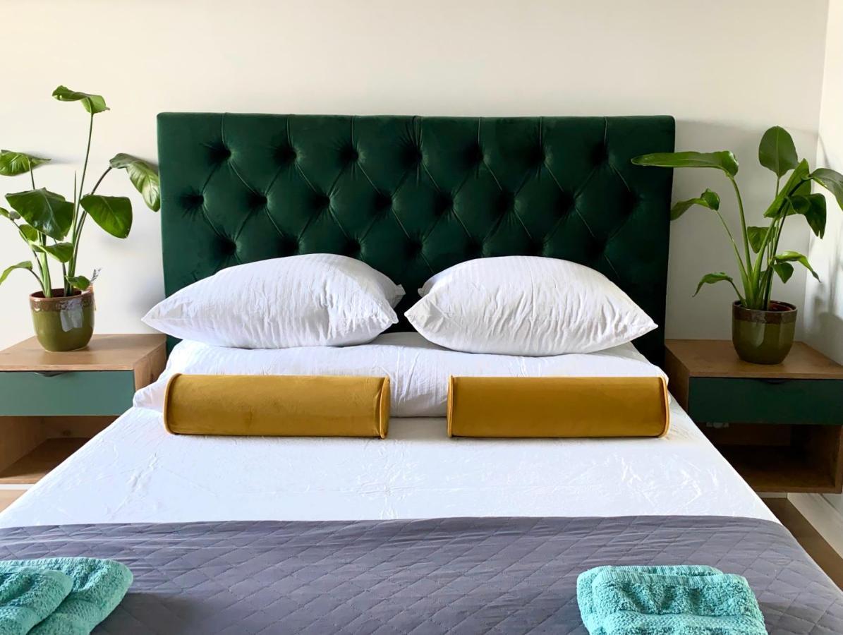 Cozy, Bright & Sunny Apartment With Terrace! Vratislav Exteriér fotografie